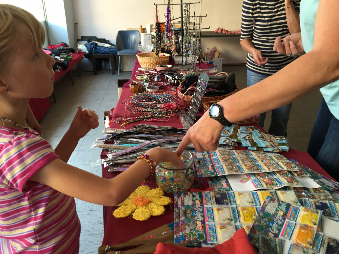 2015_-_Beezenger_Ronde_-_Flohmarkt_12.JPG