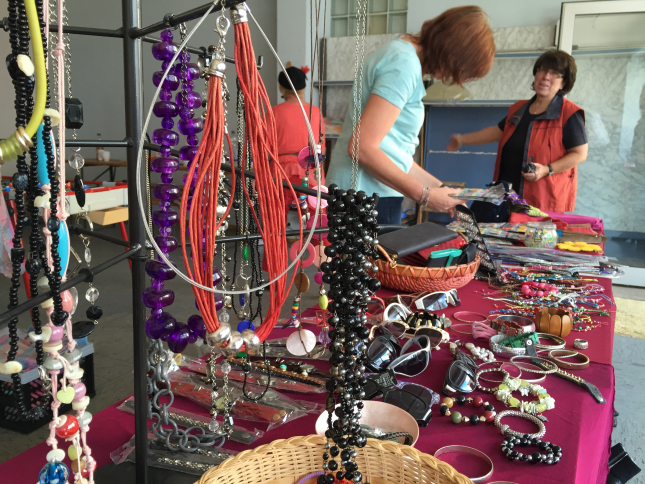 2015_-_Beezenger_Ronde_-_Flohmarkt_3.JPG