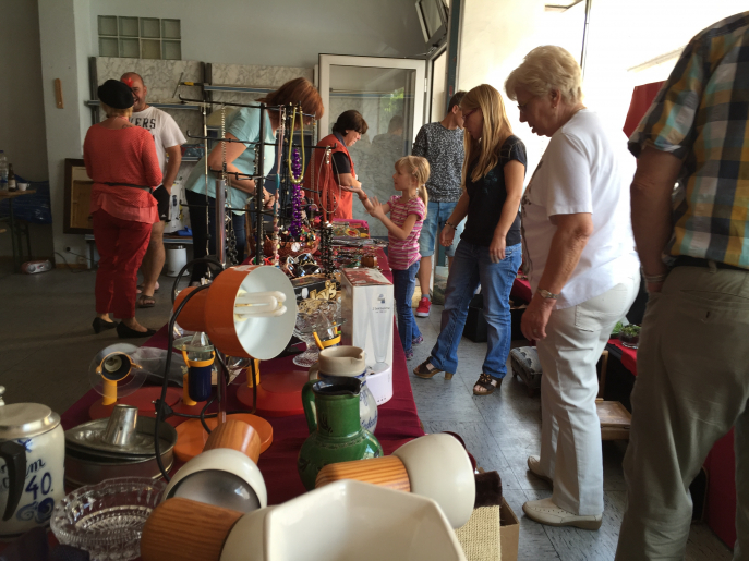 2015_-_Beezenger_Ronde_-_Flohmarkt_8.JPG